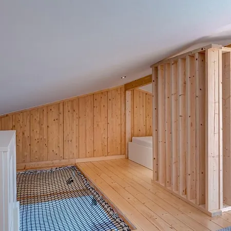 Yod * פוסטקובו